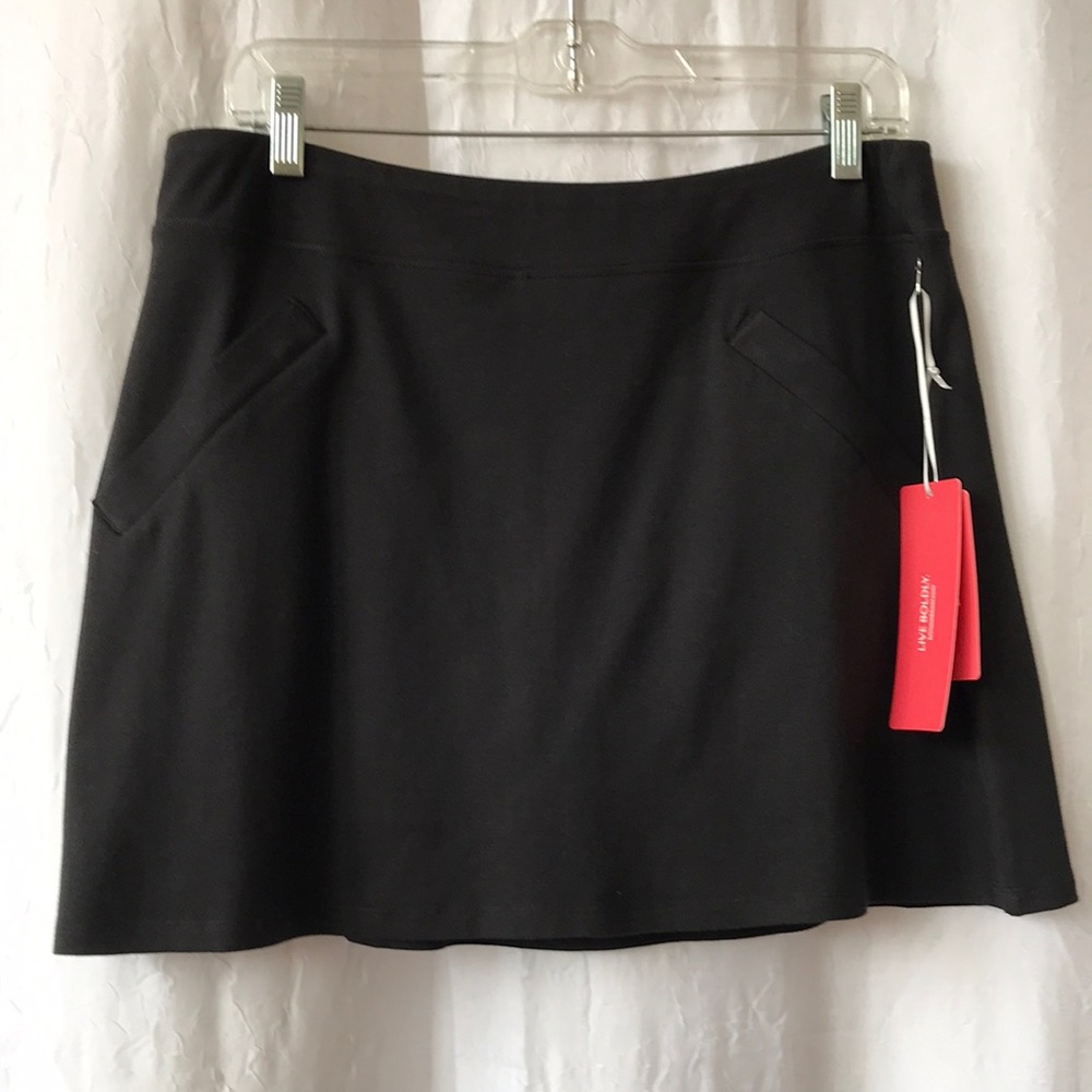 Krimson Klover lined Skort with zipper front pockets.